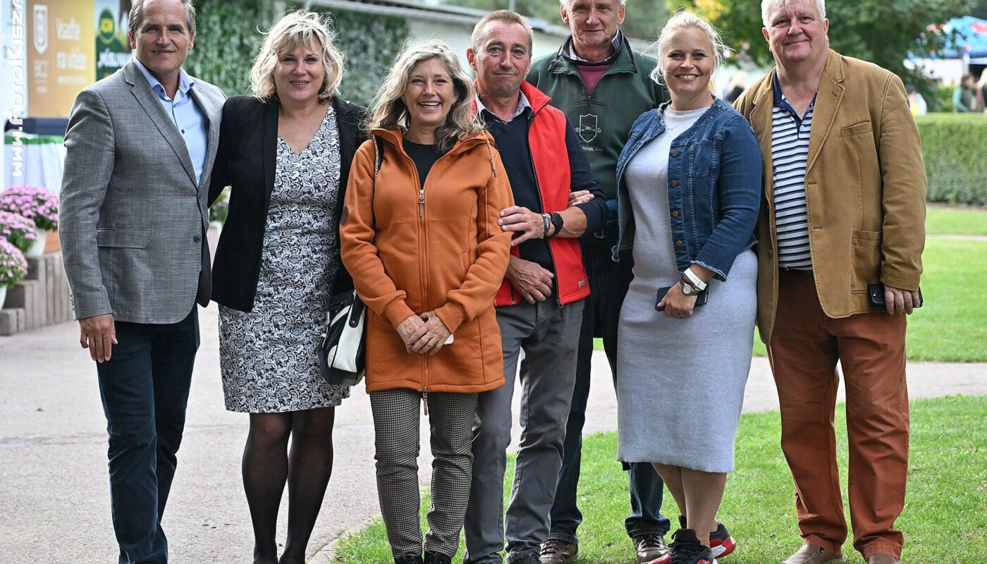 Jezdecké potřeby, potřeby pro koně a jezdectví Piruch.cz